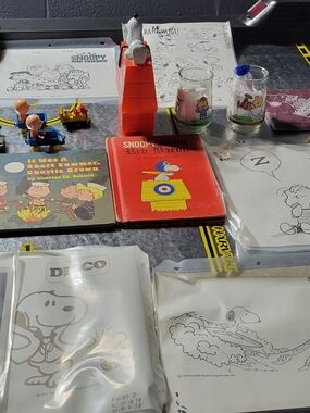 Snoopy Red Doghouse Toy with White Snoopy Figure - Peanuts